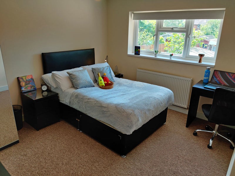 Photo 1: Beautiful Bedroom with Garden View