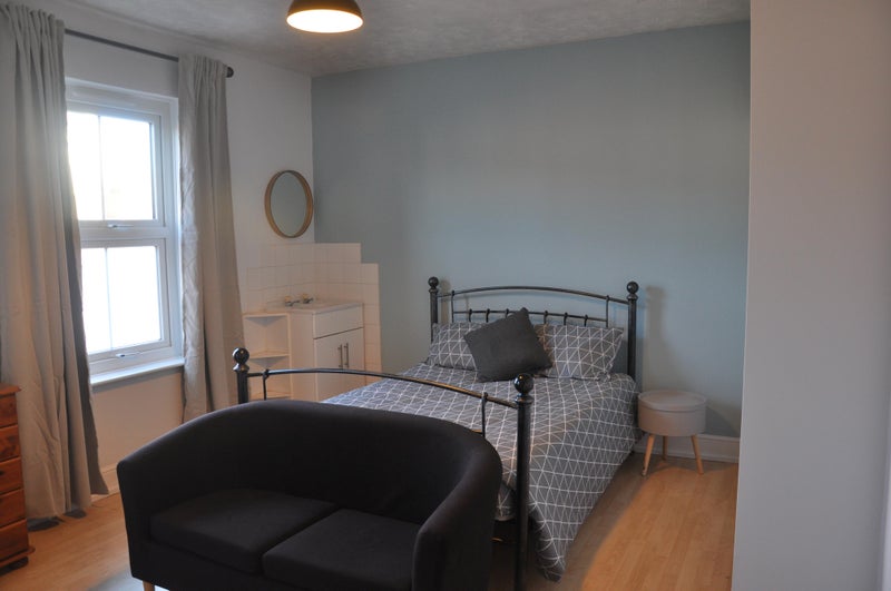 Photo 1: Bedroom 5 - spacious 17m2