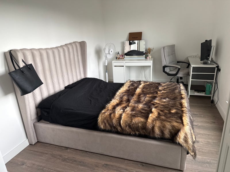 Photo 1: Double Bedroom