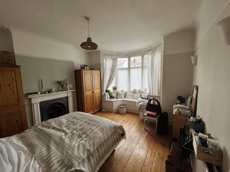 Photo 1: bedroom !