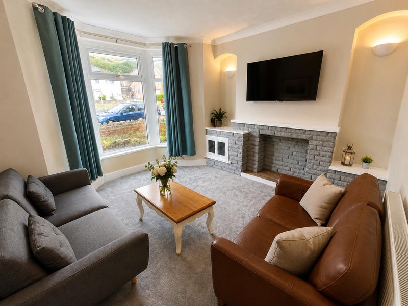 Photo 1: Living room