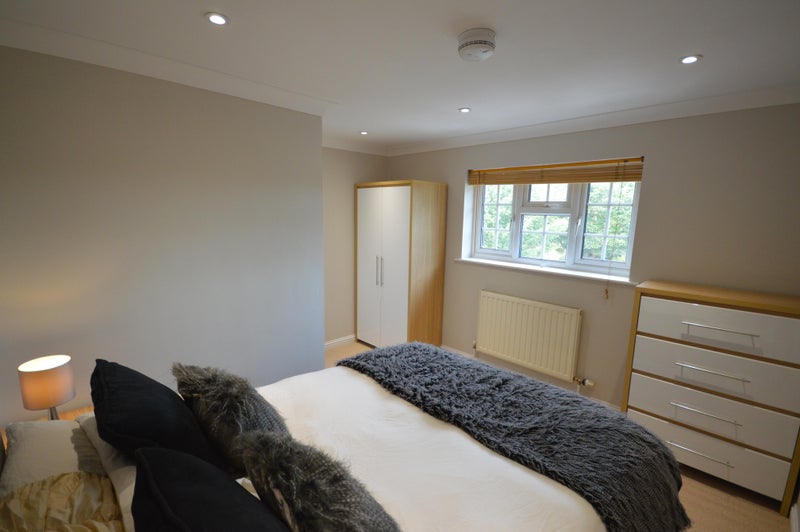 Photo 1: Bed 3 - £695