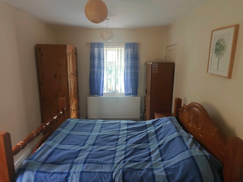 Photo 1: Room with Double bed and wardrobe