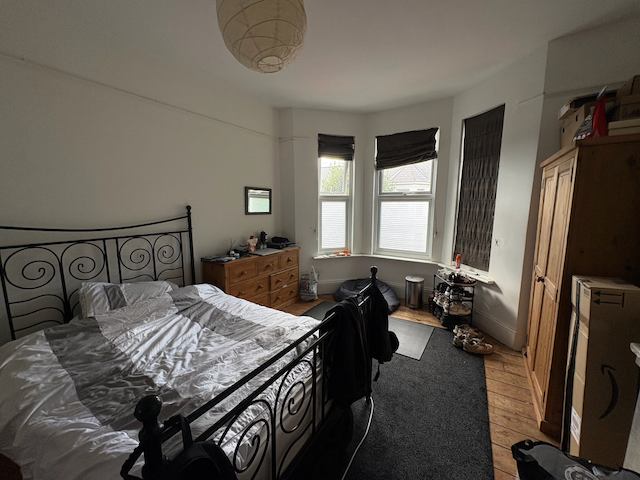 Photo 1: Bedroom 5 