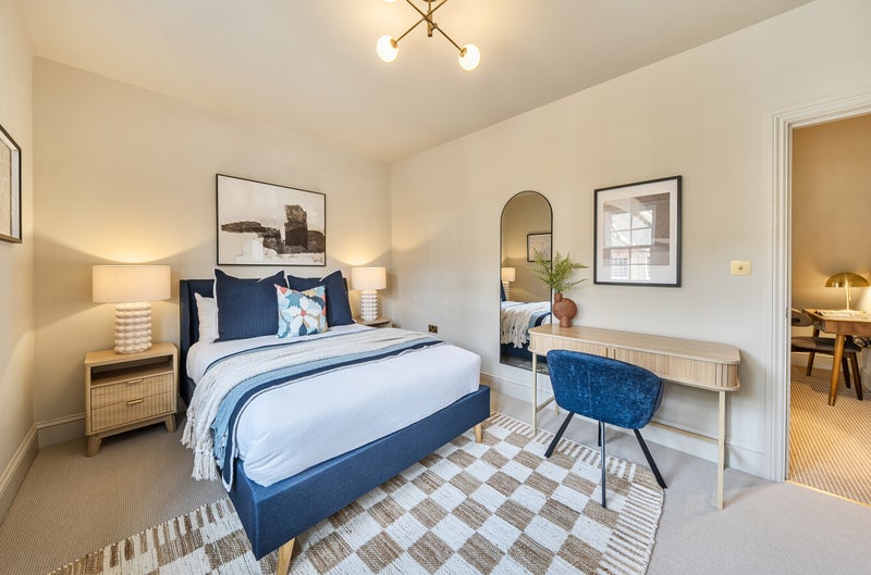 Photo 1: Bedroom 3