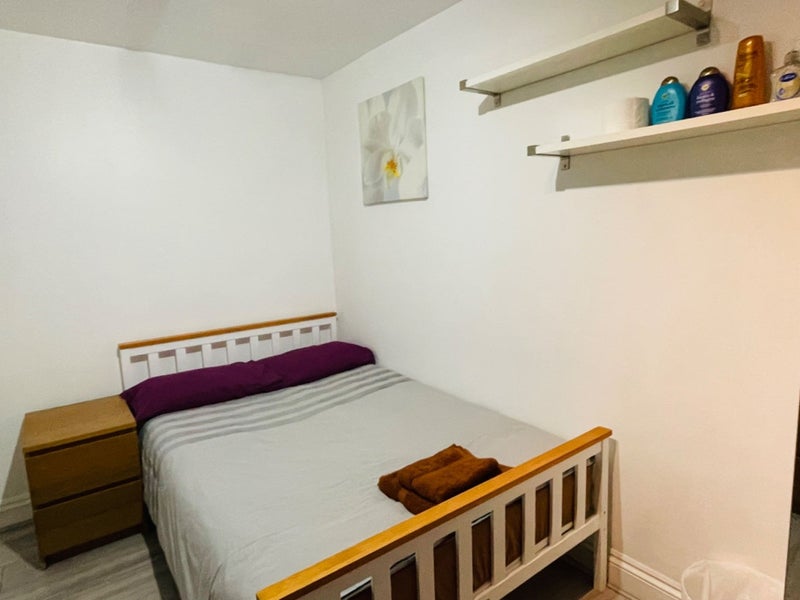 Photo 1: cory bedroom