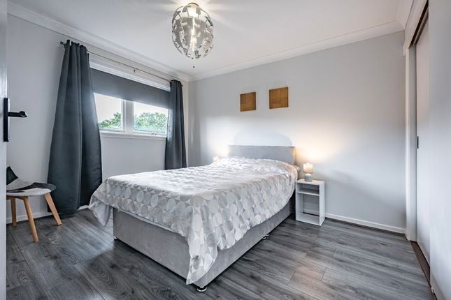 Photo 1: The available room (old photo)