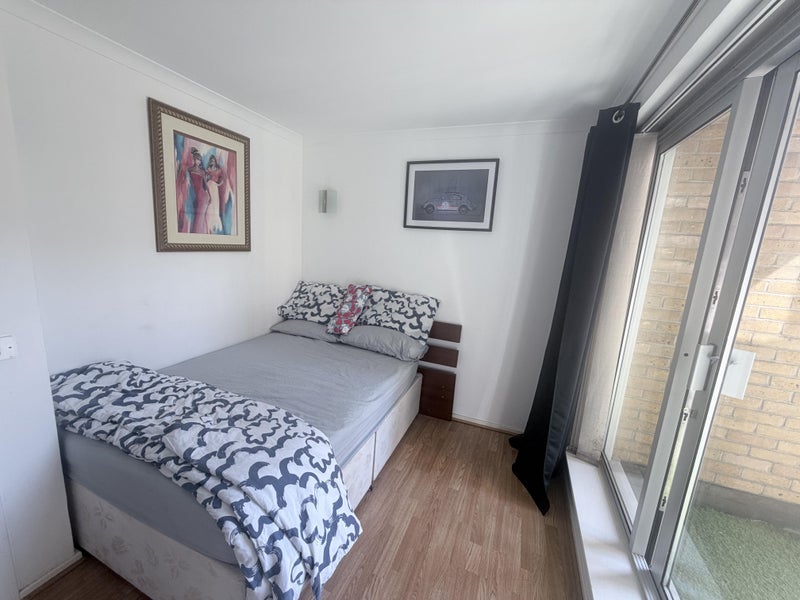 Photo 1: Room