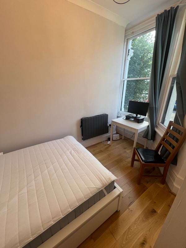 Photo 1: Bedroom