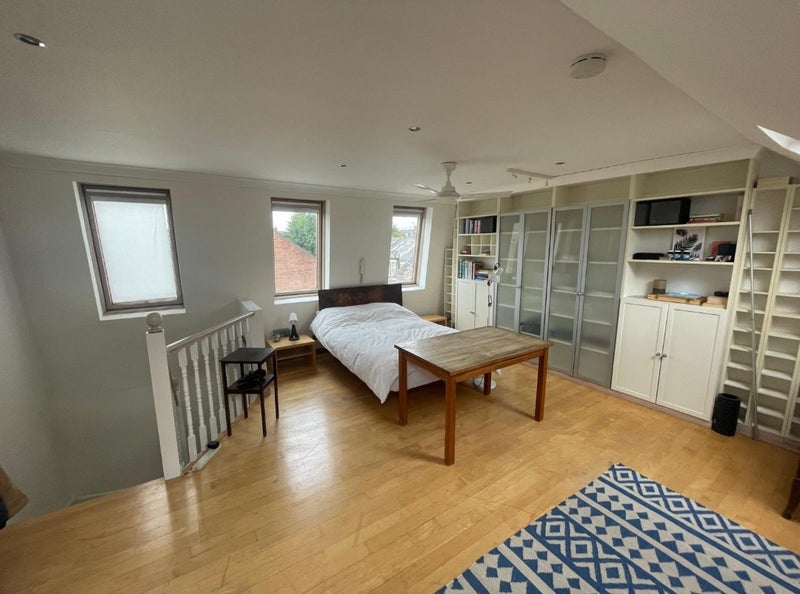Photo 1: Room