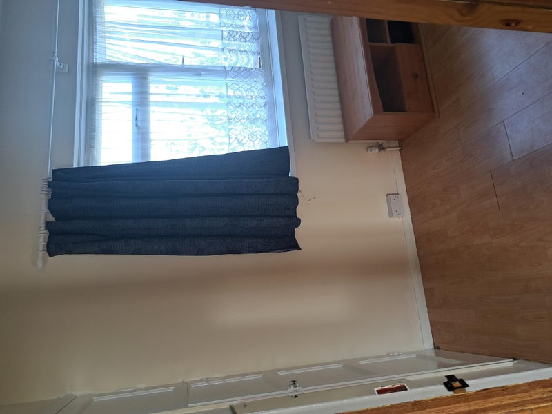 Photo 1: Bedroom 