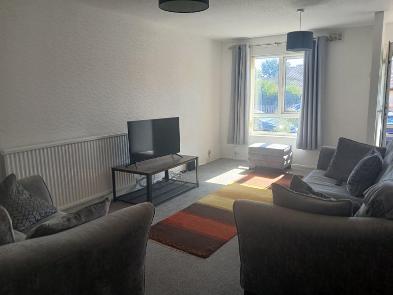 Photo 1: Lounge