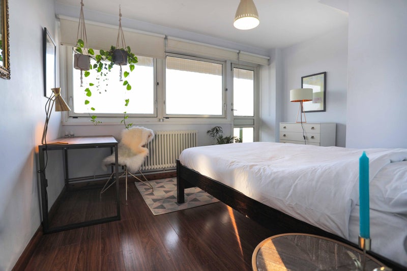 Photo 1: Room 3 £1,120 Available 1st October