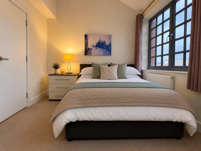 Photo 1: Room 3