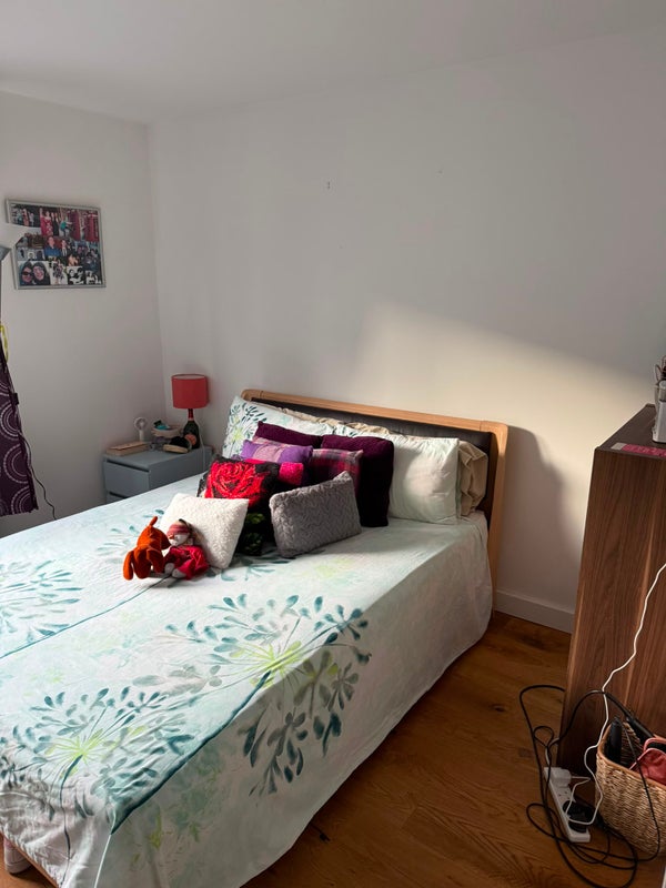 Photo 1: Bedroom