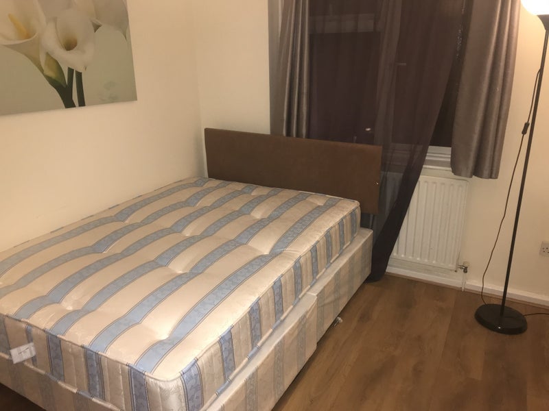 Photo 1: The room available is similar to the one in the picture