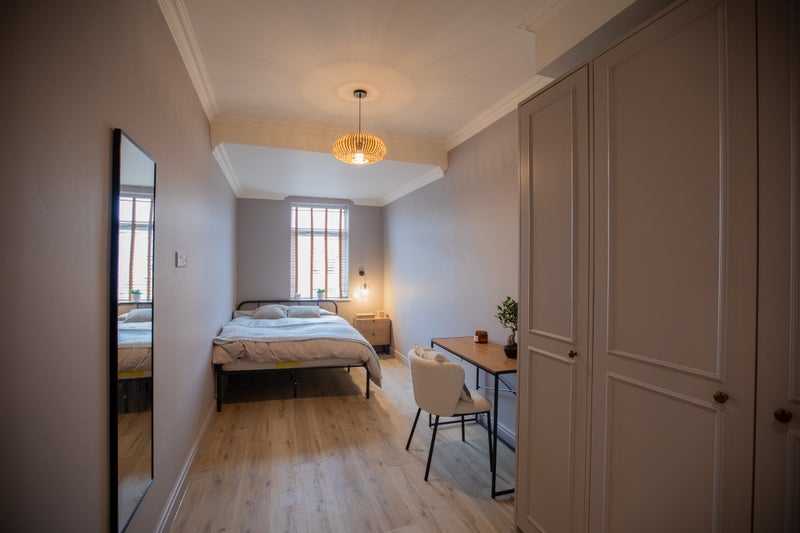Photo 1: ROOM 5 £750
