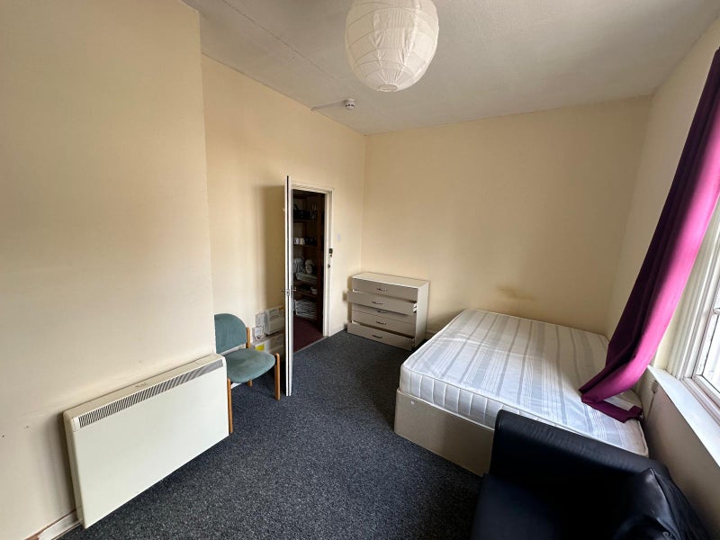 Photo 1: the room - an idea for the orientation only 