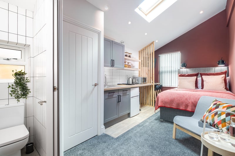 Photo 1: STUNNING SELF CONTAINED STUDIO