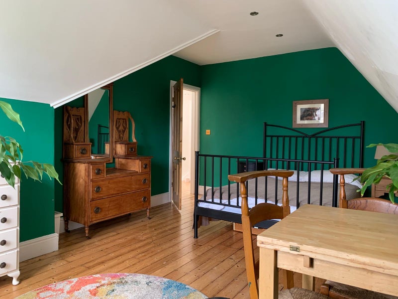 Photo 1: Bedroom pic 1