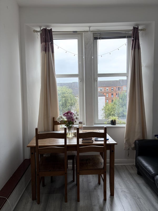Photo 1: Living room