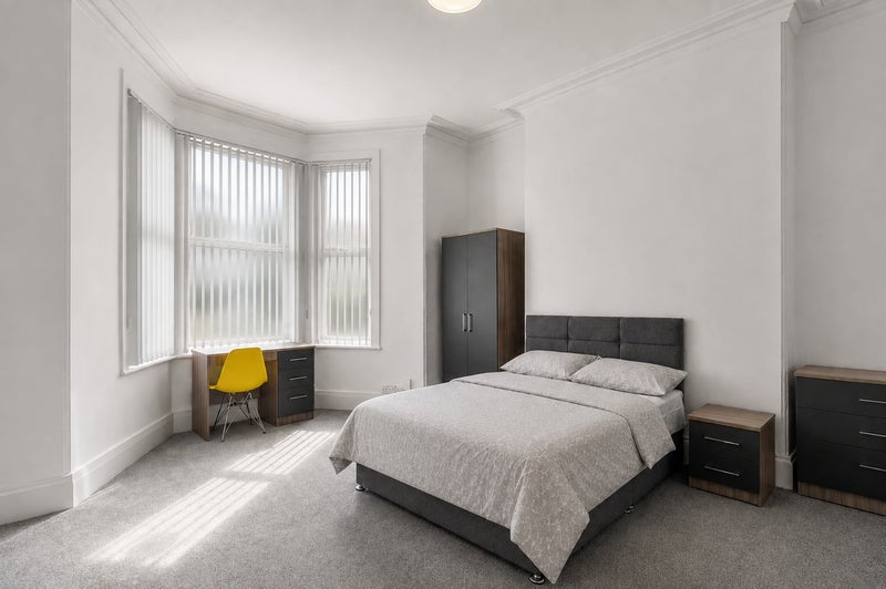 Photo 1: Room 1