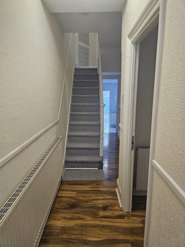 Photo 1: Passage 