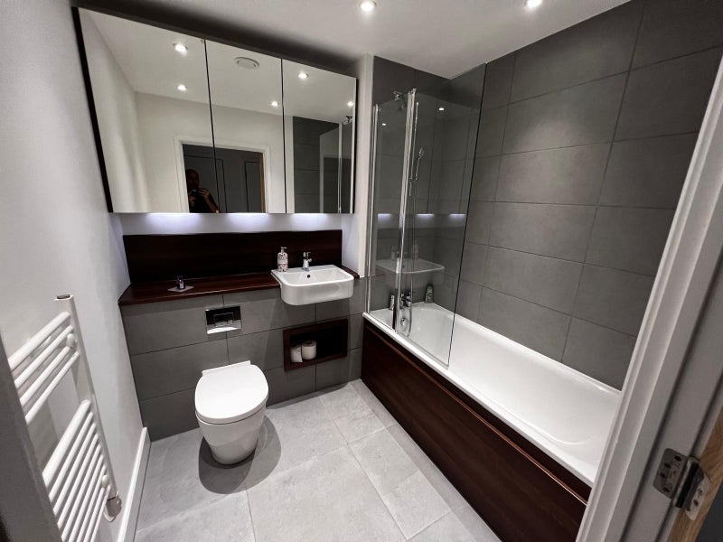Photo 1: Bathroom