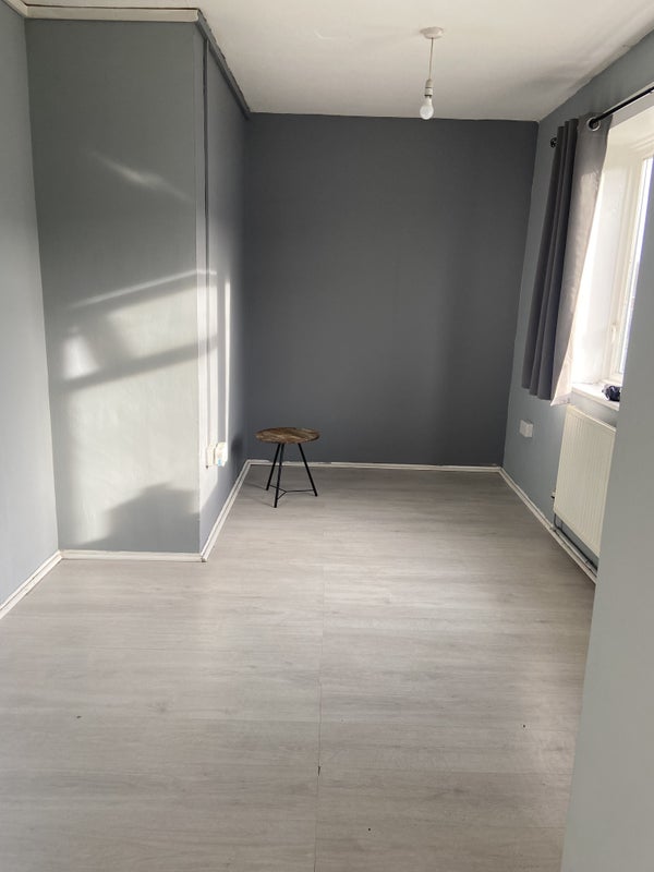 Photo 1: Room to rent 