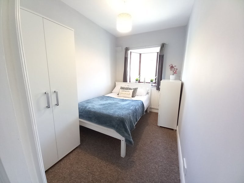 Photo 1: ROOM 6 - AVAILABLE 24/09/2026