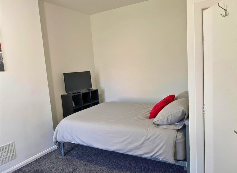 Photo 1: Bedroom 1 - large double room