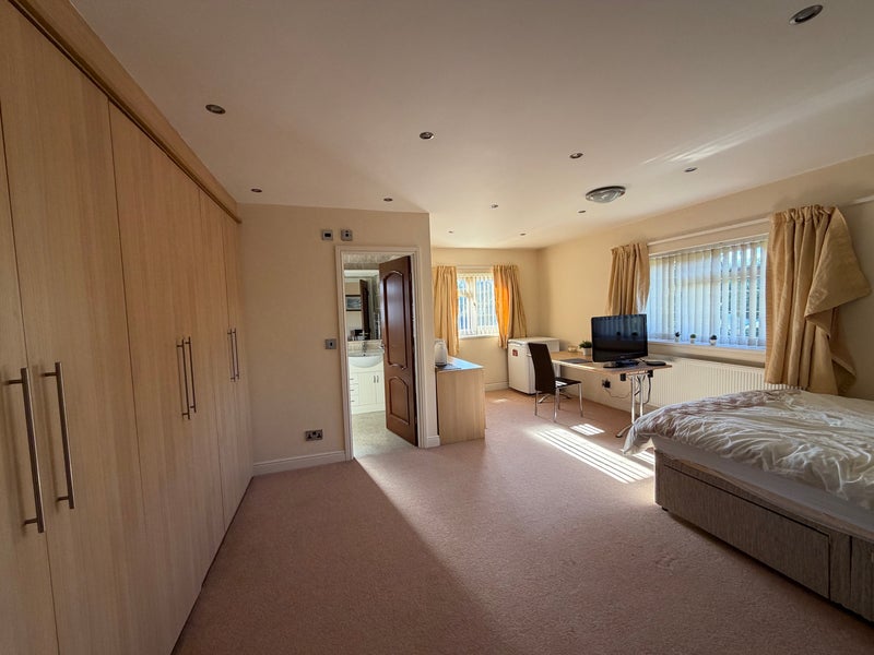 Photo 1: Spacious double room with floor to ceiling wardrobes, open space, ensuite, kitchenette and workspace
