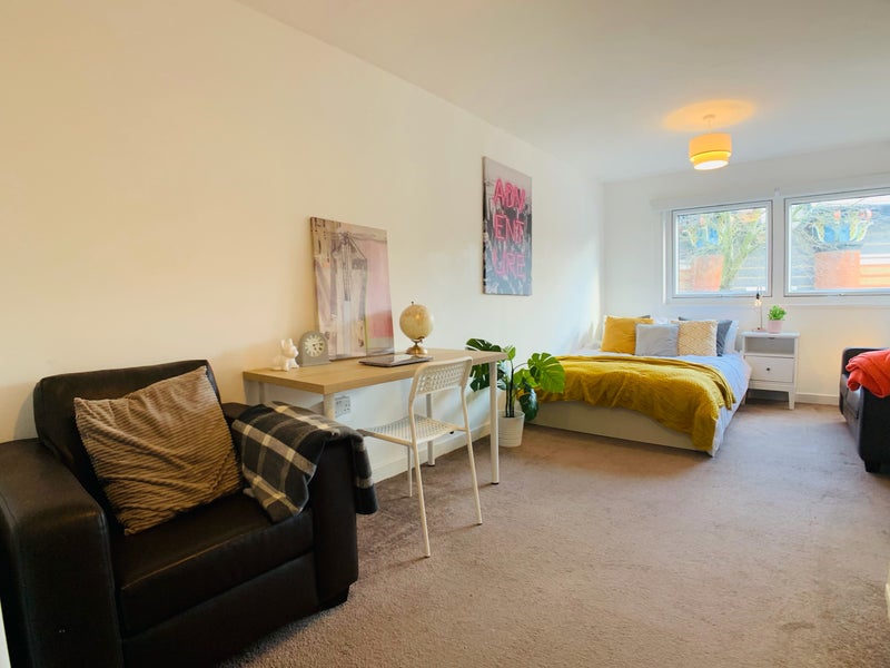 Photo 1: The double room 
