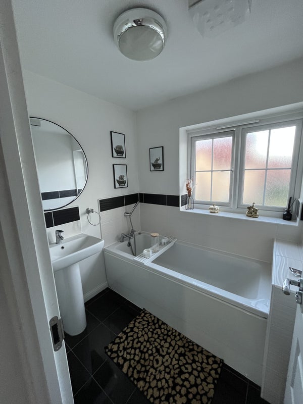 Photo 1: Private bathroom