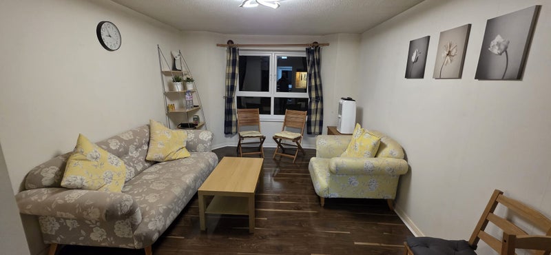 Photo 1: living room