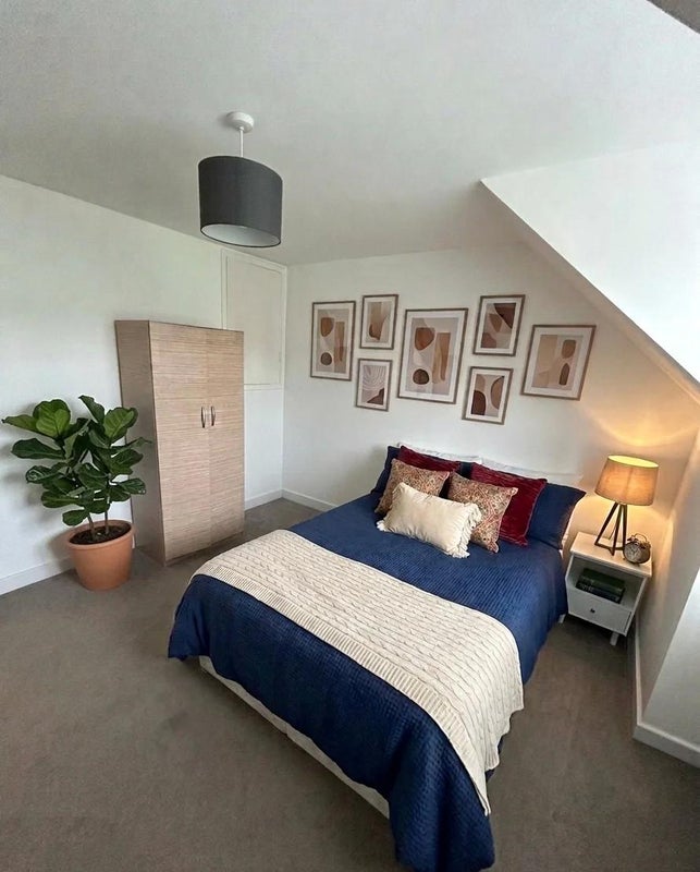 Photo 1: Room A