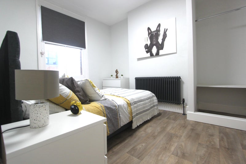 Photo 1: Room 3 - £575.00 - Av. 01/10