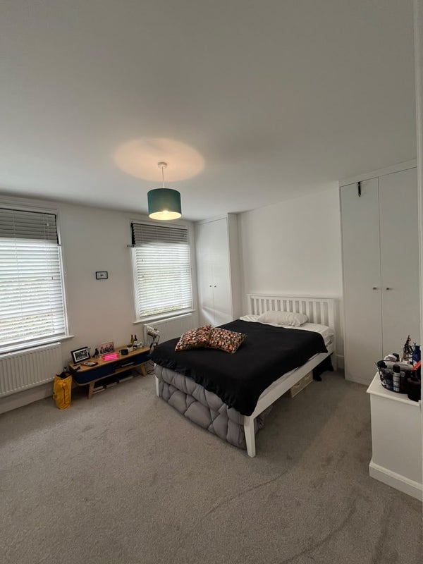 Photo 1: Bed room