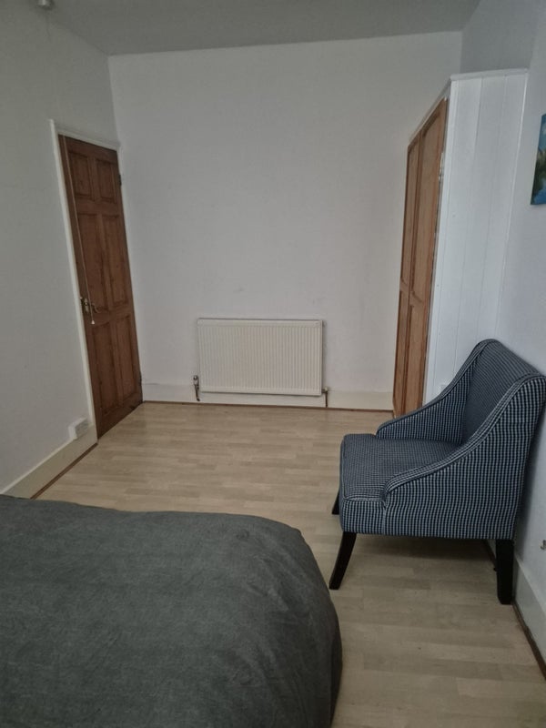 Photo 1: Large double bedroom 