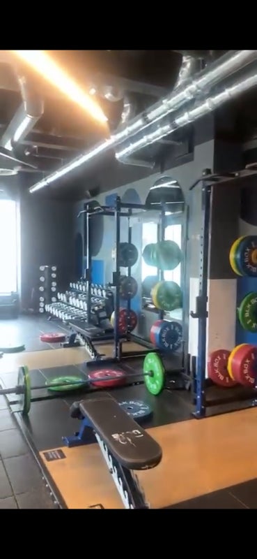 Photo 1: Gym
