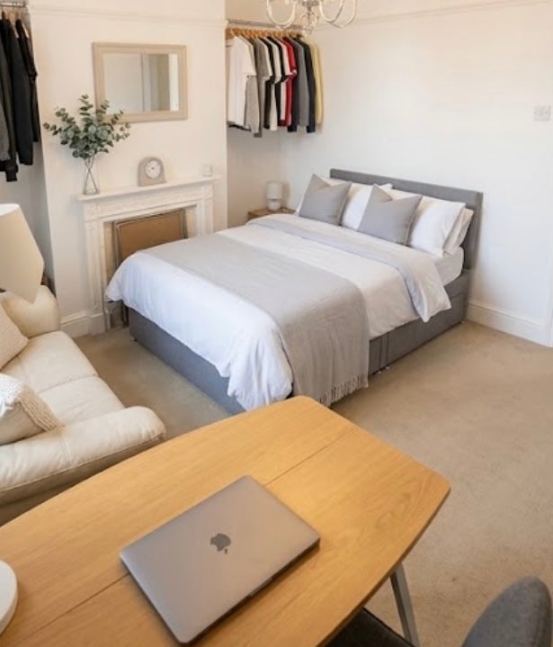 Photo 1: Double Bedroom