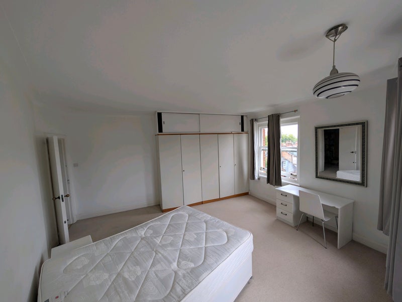 Photo 1: Master bedroom 1# tons of storage