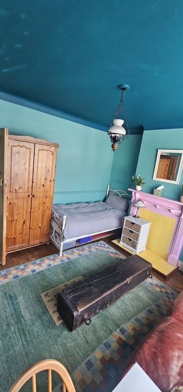 Photo 1: Bedroom