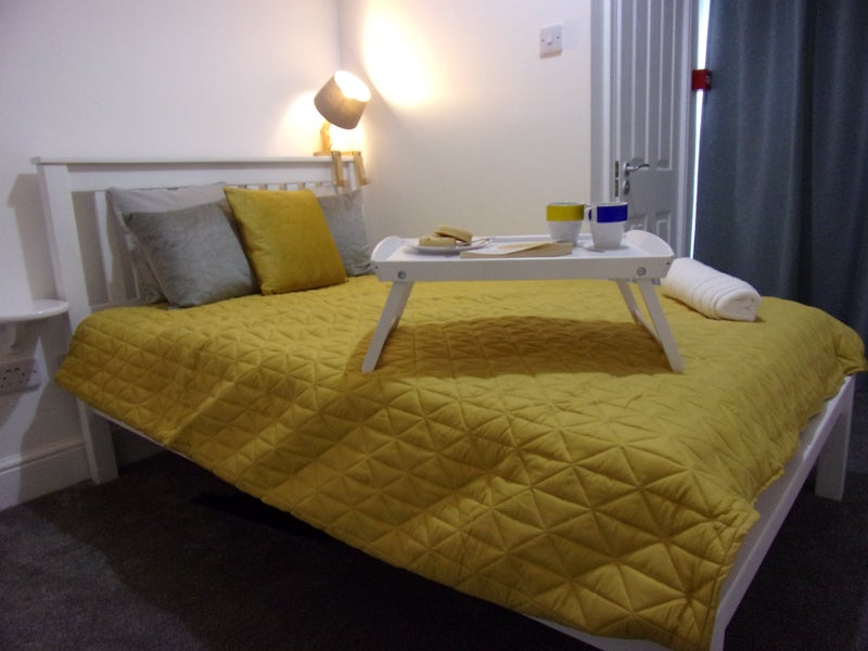 Photo 1: Room 1