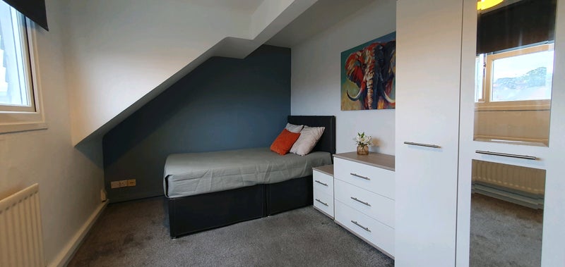 Photo 1: Just £530pcm