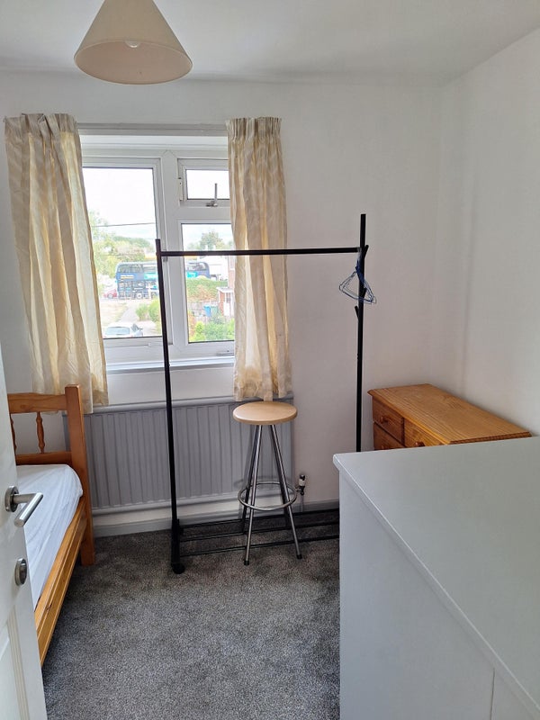 Photo 1: Single Room