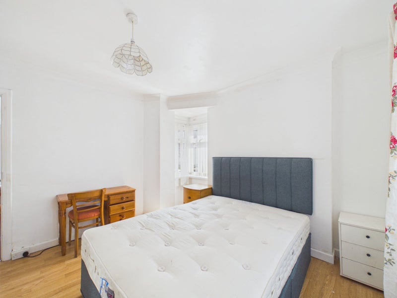 Photo 1: Bedroom 1 