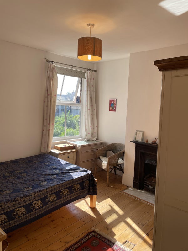 Photo 1: Room 2