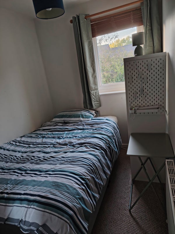 Photo 1: Small double bed with drawer