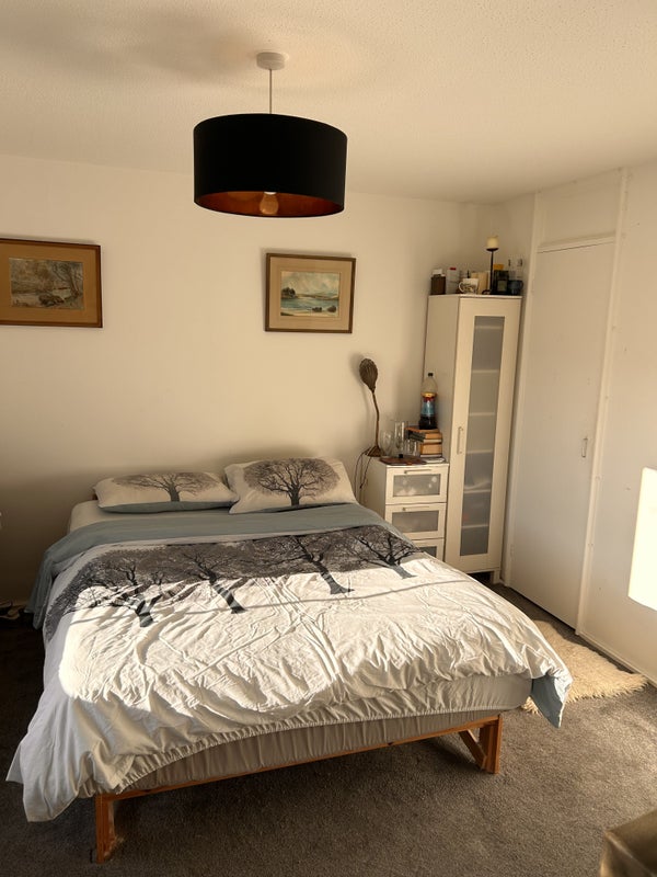 Photo 1: Double Bedroom